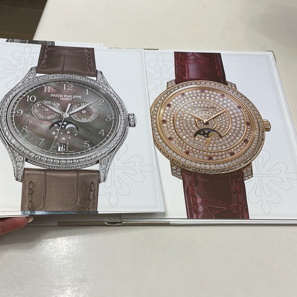 Patek Philippe Geneve ladies complications hardcover catalog - Picture 5 of 8